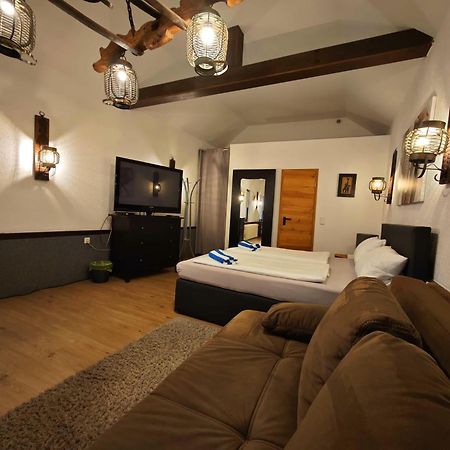 Pension Riverside In Leverkusen Hitdorf Am Rhein - Zentral An Der A1 Und 59 מראה חיצוני תמונה