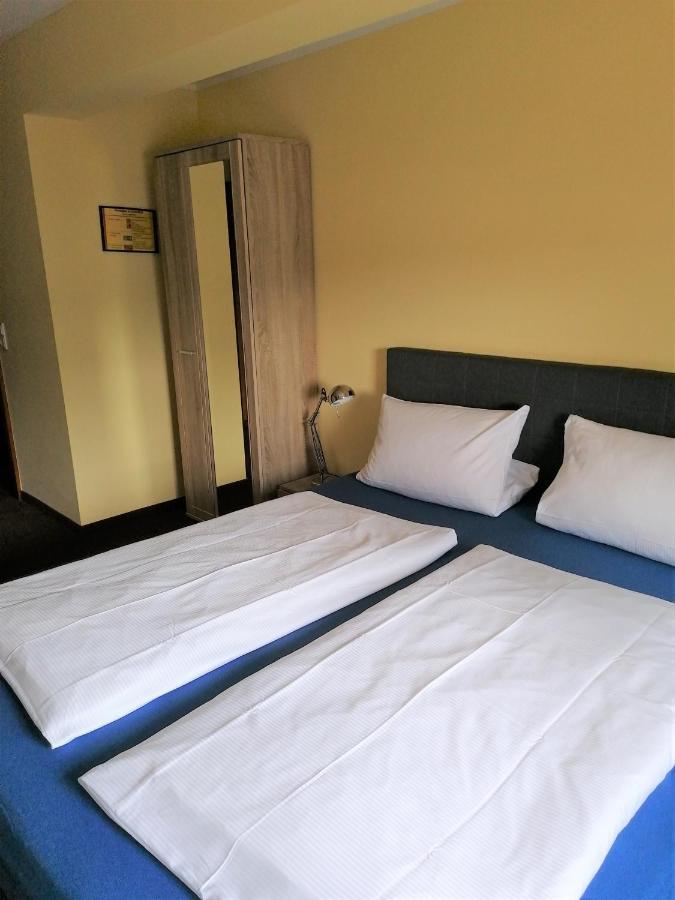 Pension Riverside In Leverkusen Hitdorf Am Rhein - Zentral An Der A1 Und 59 מראה חיצוני תמונה