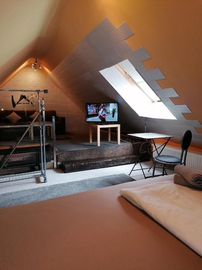 Pension Riverside In Leverkusen Hitdorf Am Rhein - Zentral An Der A1 Und 59 מראה חיצוני תמונה