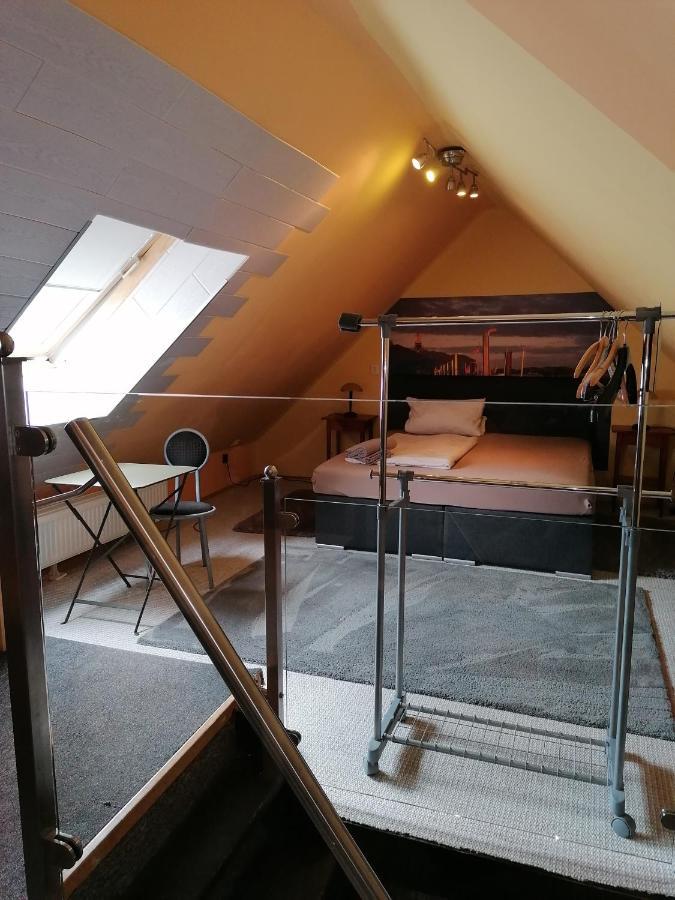 Pension Riverside In Leverkusen Hitdorf Am Rhein - Zentral An Der A1 Und 59 מראה חיצוני תמונה