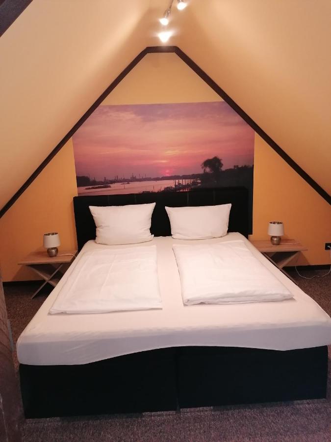 Pension Riverside In Leverkusen Hitdorf Am Rhein - Zentral An Der A1 Und 59 מראה חיצוני תמונה