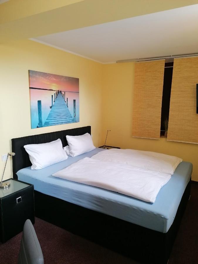 Pension Riverside In Leverkusen Hitdorf Am Rhein - Zentral An Der A1 Und 59 מראה חיצוני תמונה