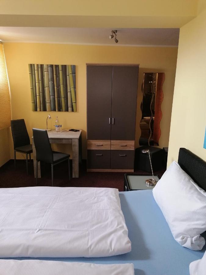 Pension Riverside In Leverkusen Hitdorf Am Rhein - Zentral An Der A1 Und 59 מראה חיצוני תמונה