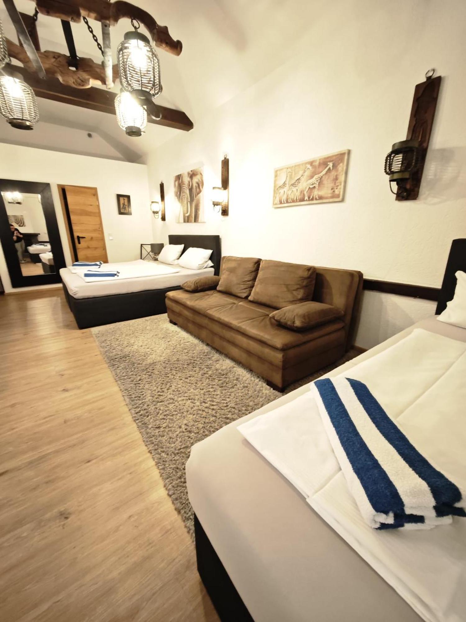 Pension Riverside In Leverkusen Hitdorf Am Rhein - Zentral An Der A1 Und 59 מראה חיצוני תמונה